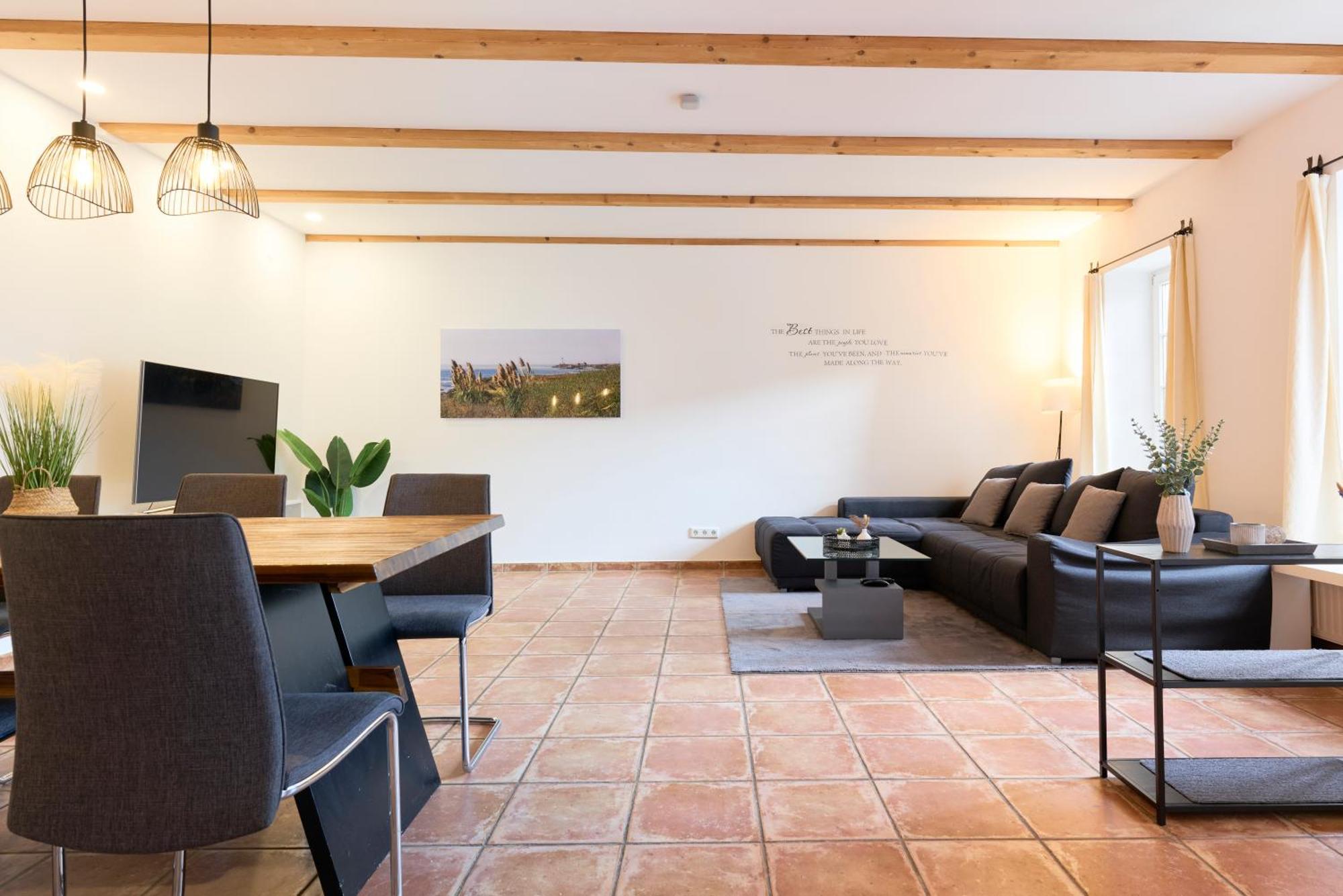 Stilvolle Gartenterrassenwohnung Mitten In Bregenzi járás Kültér fotó
